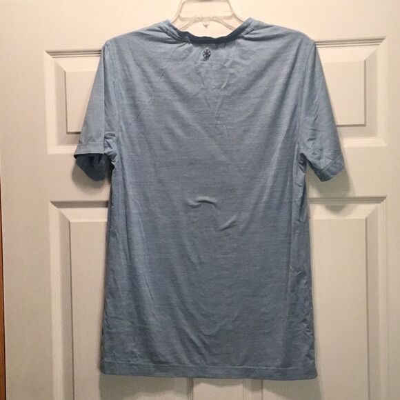 Gaiam Light Blue Men's Tee Shirt Small - Picture 2 of 2